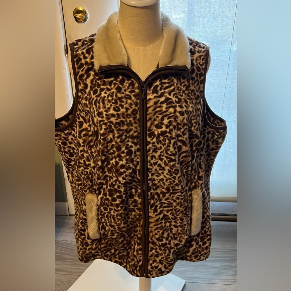 Leopard Print Women's Vest - Picture 3 of 4